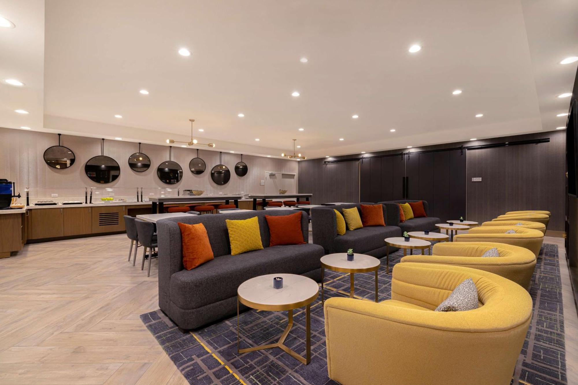 Отель Doubletree By Hilton Palmdale, Ca Экстерьер фото