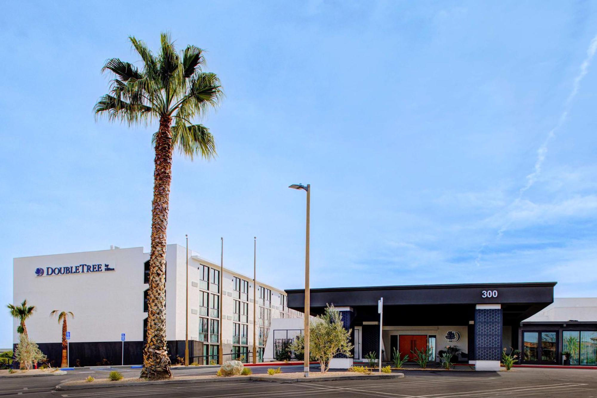 Отель Doubletree By Hilton Palmdale, Ca Экстерьер фото